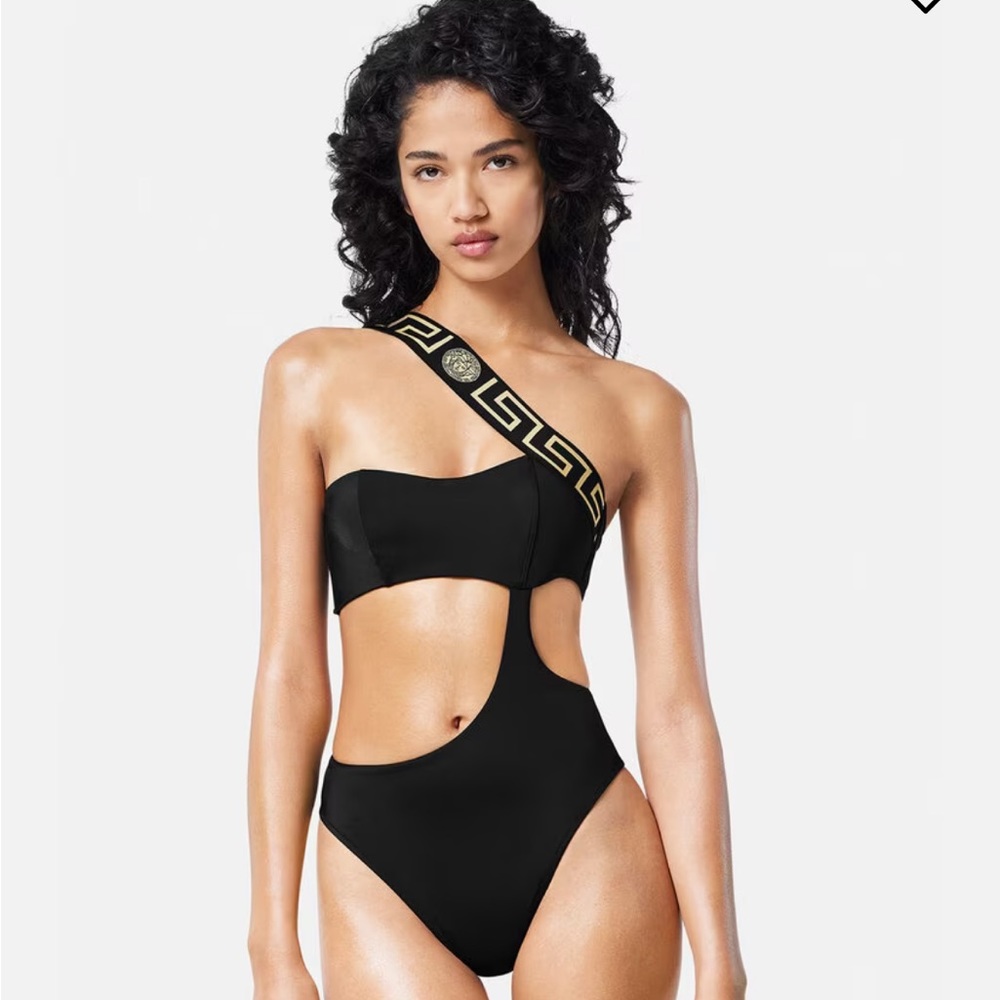 💥BRAND NEW 💥Versace black bathing suit.